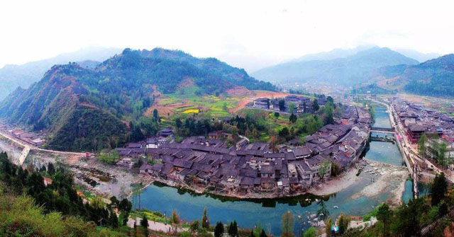 云南推進(jìn)農(nóng)村現(xiàn)代化和新型特色小鎮(zhèn)建設(shè)