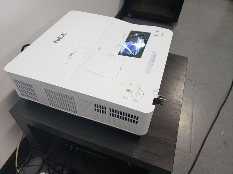 ֮ ҕ NECx<a href=http://www.yimeiwigs.com/projector/ target=_blank>ͶӰC(j)</a>